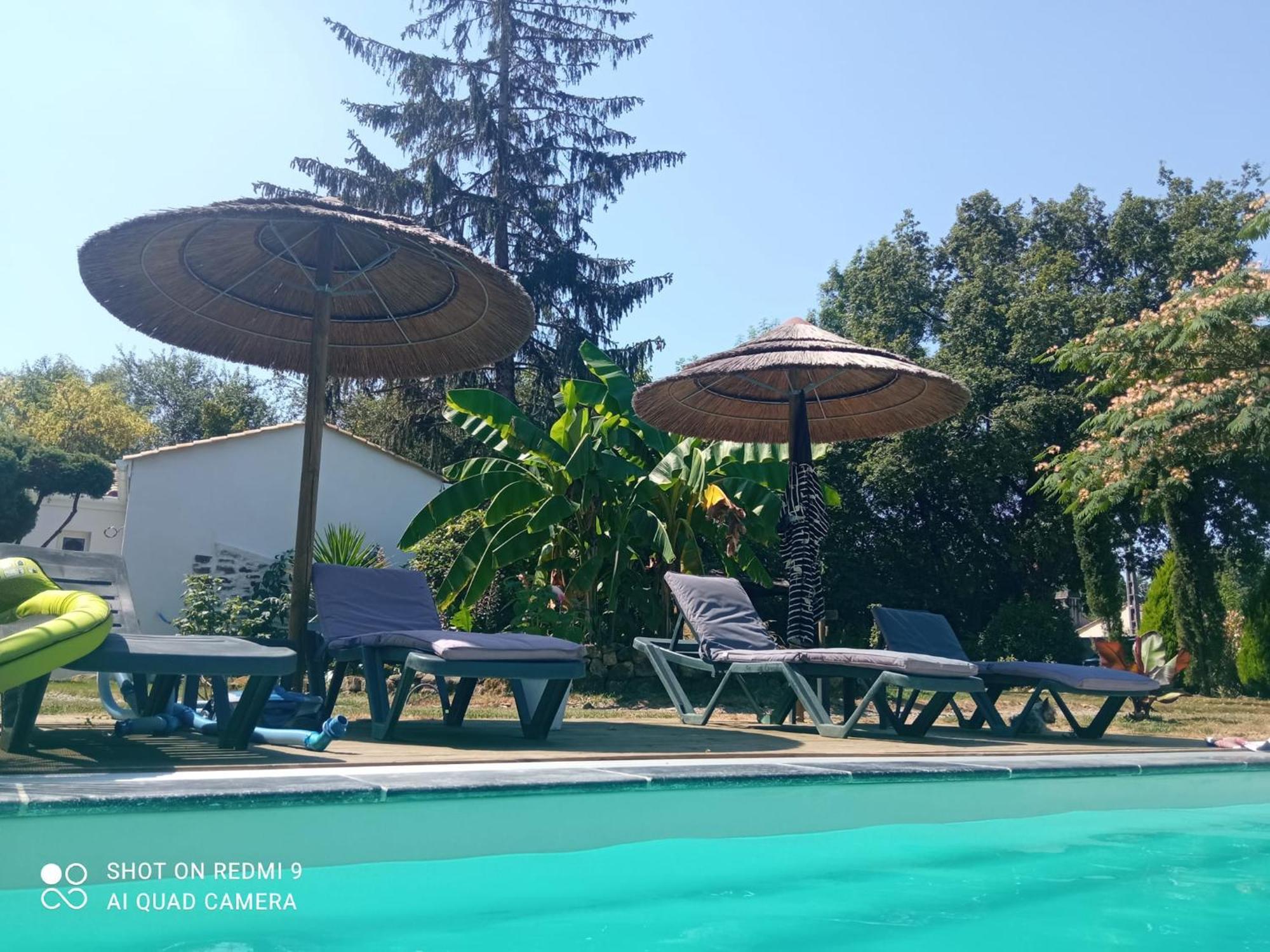 לינה וארוחת בוקר Le Champ-Saint-Pere Mas Des Vignes Piscine Chauffee מראה חיצוני תמונה